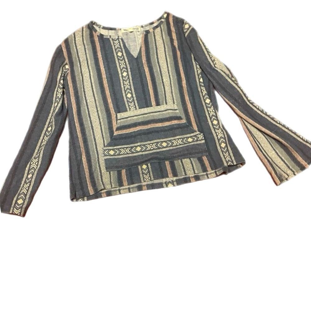 Wallflower hippie knit long sleeve top. Size M.